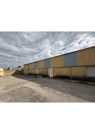 Vente Murs occupés de 1130 m2 à Entraigues-sur-la-Sorgue sur un axe pénétrant (84320)