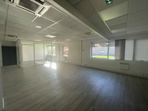 Vente Bureaux / Locaux professionnels, 315 m2 à Billère (64140) en France