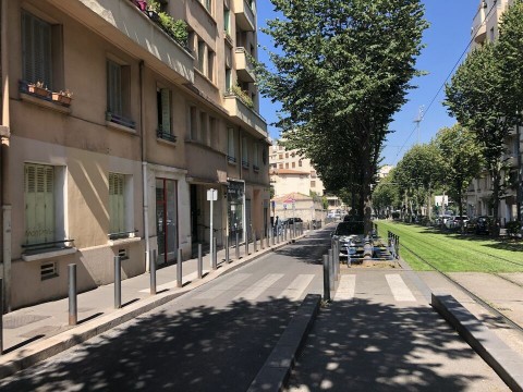 Vente Local commercial idéal pour , 68 m2 Marseille (13004), dans une zone fréquentée en France