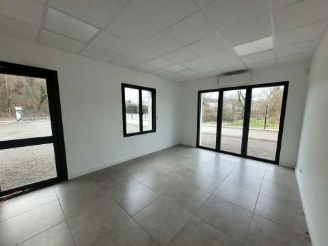 Vente Bureaux / Locaux professionnels, 1080 pi2 à Bourgoin-Jallieu (38300) en France
