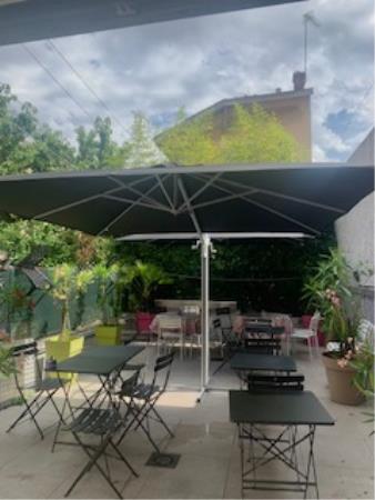 Vente Restaurant 35 couverts avec terrasse à Villeurbanne (69100) en France