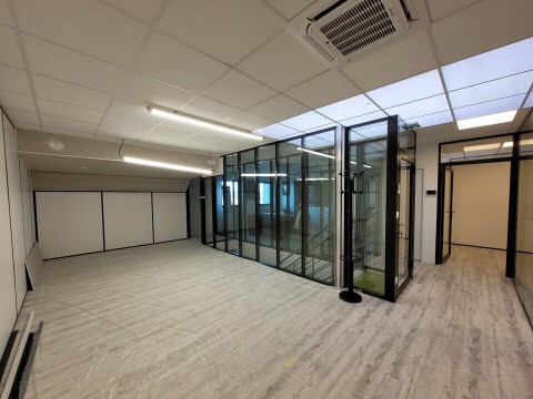 Vente Bureaux / Locaux professionnels, 99 m2 à Genas (69740)