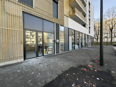 Vente Local commercial , 2590 pi2 à Massy (91300), dans une zone dynamique en France