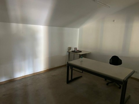 Vente Local commercial , 300 m2 à Bagnols-sur-Cèze (30200) en France