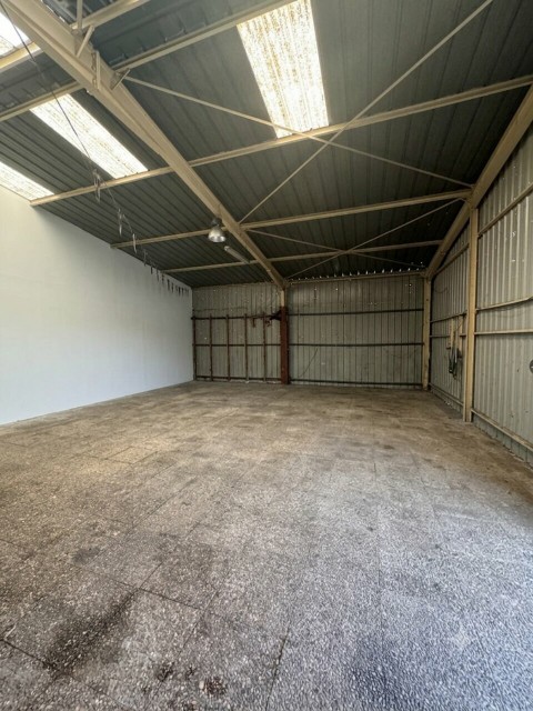 Vente Local commercial Local d'activité / Entrepôt, 234 m2 à Aubagne (13400) en France