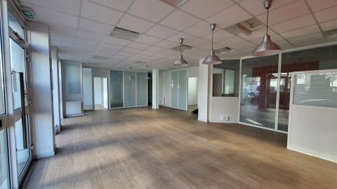 Vente Local commercial , 117 m2 à Saint-Nazaire (44600), dans le centre ville