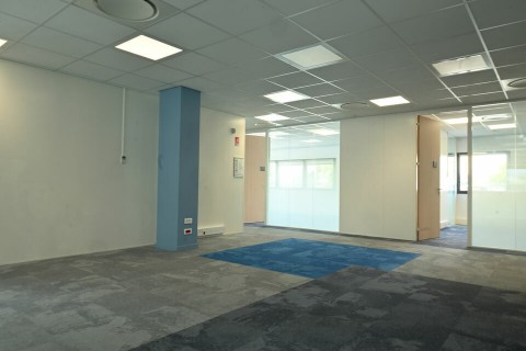 Vente Bureaux / Locaux professionnels, 317 m2 à Saint-Priest (69800)