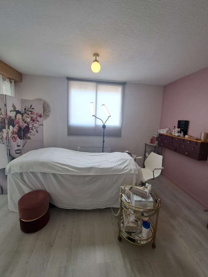 Vente Institut de beauté dans une charmante commune touristique, proche de Saint-Malo (35400)