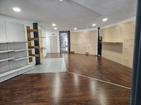 Vente Local professionnel ou bureau de 123 m2, à Tournon (73460), dans une zone artisanale et commerciale en France