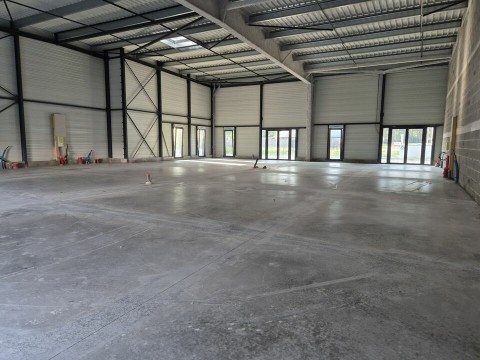 Vente Local d'activité / Entrepôt, 441 m2 à Pau (64000) en France
