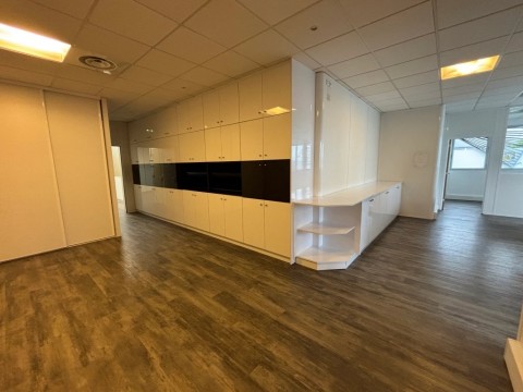 Vente Bureaux / Locaux professionnels, 560 m2 à Moirans (38430) en France