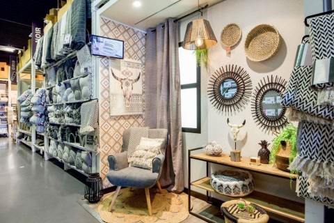 Vente Sellerie, tapissier, bâche, décoration et agencement à Poitiers (86000) en France