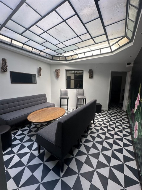 Vente Local commercial , 80 m2 à Nantes (44000) en France