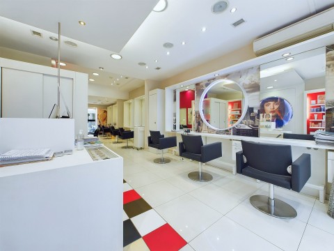 Vente Salon de coiffure, 650 pi2 à Cannes (06400) en France