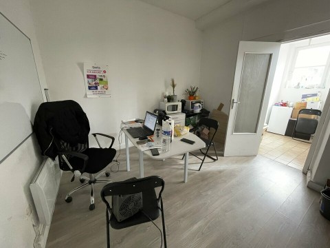 Vente Bureaux commerciaux à Chartres sur un axe passager (28000) en France