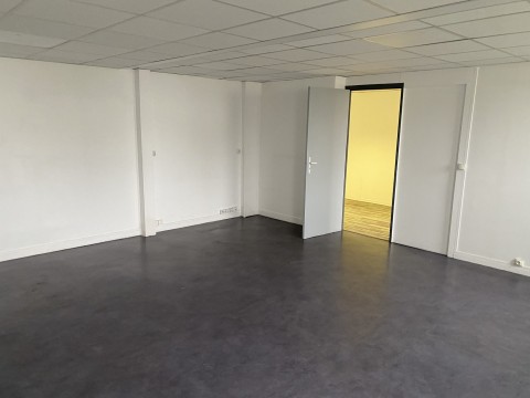 Vente Local commercial , 204 m2 à Ivry-sur-Seine (94200)