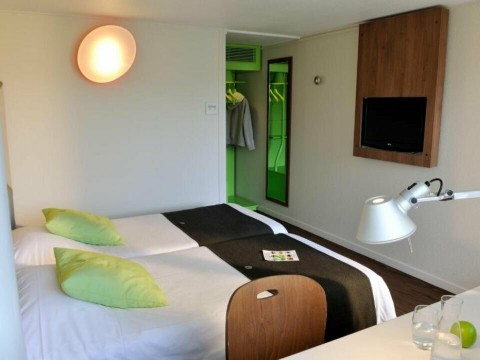 Vente Hôtel restaurant de 46 chambres avec terrasse dans l'Aisne (02)