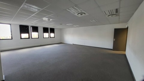 Vente Plateau de bureau de 181 m2, à Saint-Nazaire (44600)