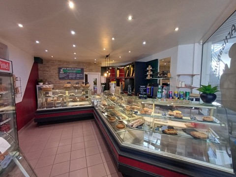 Vente Boulangerie, Pâtisserie, 72 m2 dans un petit centre commercial, à Saint-Jean-de-Luz (64500) en France