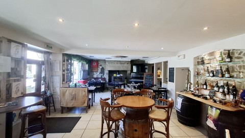 Vente Bar, Restaurant, Vin et spiritueux avec terrasse à Ploumilliau (22300) en France