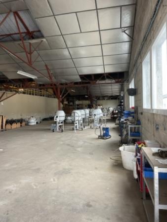 Vente Entrepôt 1200 m2 avec locataires, à Chauvigny (86300)