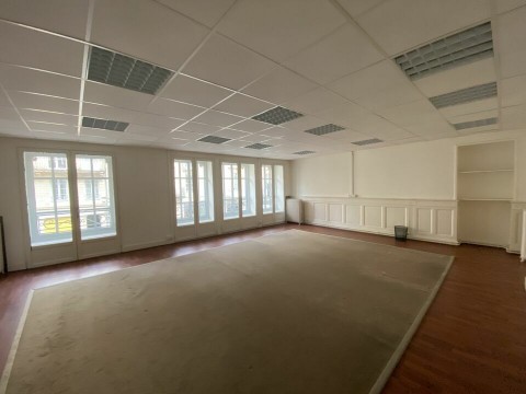 Vente Bureaux / Locaux professionnels, 93 m2 à Bordeaux (33000) en France