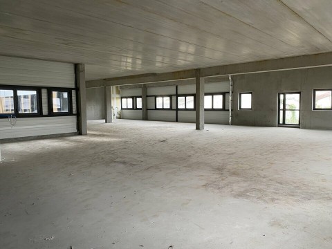 Vente Local commercial ou bureaux, 4190 pi2 à Dax (40100) en France