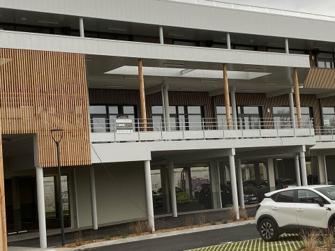 Vente Bureaux / Locaux professionnels, 410 pi2 à Dax (40100) en France