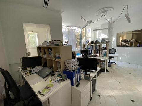 Vente Bureaux / Locaux professionnels, 120 m2 à Bordeaux (33000) en France