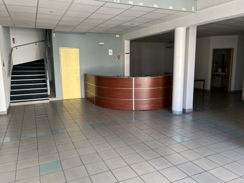 Vente Local d'activité / Entrepôt, 1087 m2 à Bollène (84500) en France
