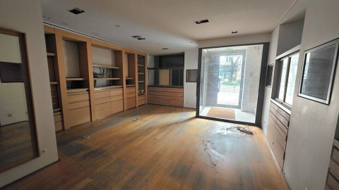 Vente Local commercial de 950 pi2 à Bordeaux (33000) en France