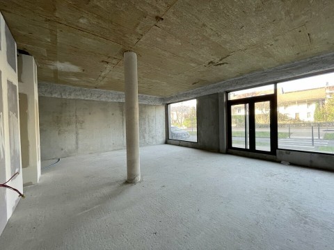 Vente Local commercial de 150 m2 divisible dans une zone dynamique, à La Motte-Servolex (73290) en France