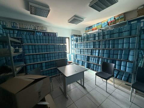 Vente Local professionnel - bureau de 190 m2 sur un emplacement numéro 1, à Piolenc (84420) en France