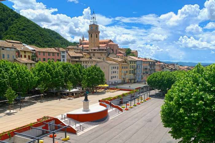 Vente Restaurant licence IV 25 couverts avec terrasse au cœur de la Provenc, capitale de la lavande, à Digne-Les-Bains (04000)