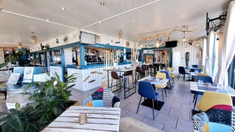 Vente Restaurant 72 couverts avec terrasse au bord de la mer, à Perros-Guirec (22700) en France