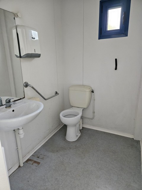 Vente Bureaux / Locaux professionnels, 236 m2 à Saintes (17100) en France