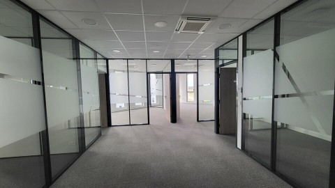 Vente Bureaux / Locaux professionnels, 816 m2 dans une zone dynamique, à Saint-Nazaire (44600)