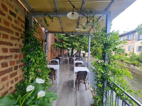 Vente Restaurant 100 couverts avec terrasse à Châtillon-sur-Chalaronne en centre ville (01400)