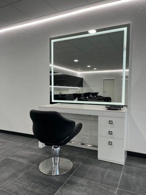 Vente Salon de coiffure - dans la Glâne - Fribourg, à Romont en Suisse