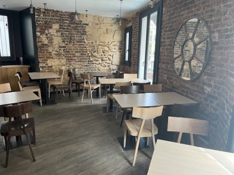 Vente Bar licence IV avec terrasse dans une zone dynamique, à Paris (75018)