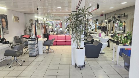 Vente Salon de coiffure de 64 m2 à Bon-Encontre (47240) en France