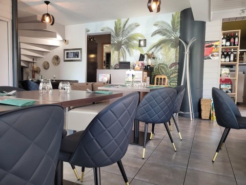 Vente Restaurant 30 couverts avec terrasse en centre ville, à Les Herbiers (85500) en France