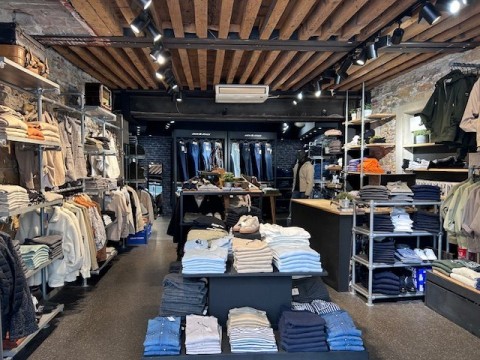 Vente Boutique de prêt à porter, 600 pi2 au cœur du 1er arrondissement en France