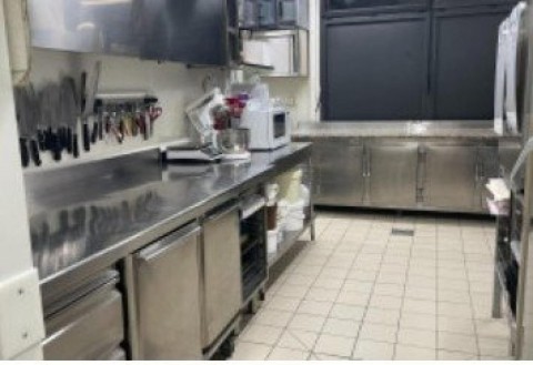 Vente Boulangerie, pâtisserie, viennoiserie et sandwicherie de 287 m2 en plein centre d'une commune de près de 3 000 habitants, proche de La Roche-sur-Yon (85000)