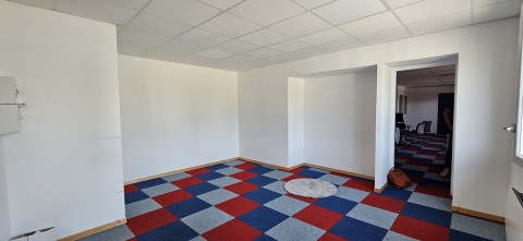 Vente Bureaux / Locaux professionnels, 86 m2 sur un axe passant, à Villeneuve-en-Retz (44580) en France