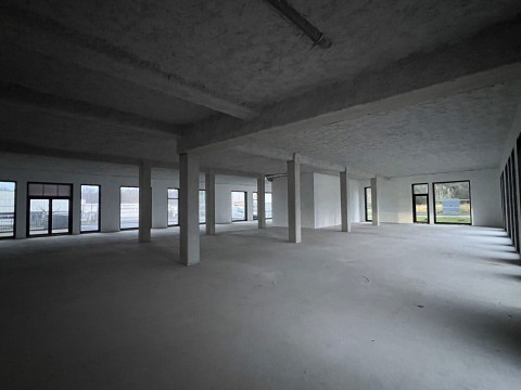 Vente Local commercial de 3090 pi2 dans une zone dynamique, à Anglet (64600) en France