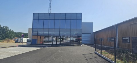 Vente Local industriel ou d'activités de 800 m2 dans une zone artisanale, à Aigrefeuille-sur-Maine (44140)