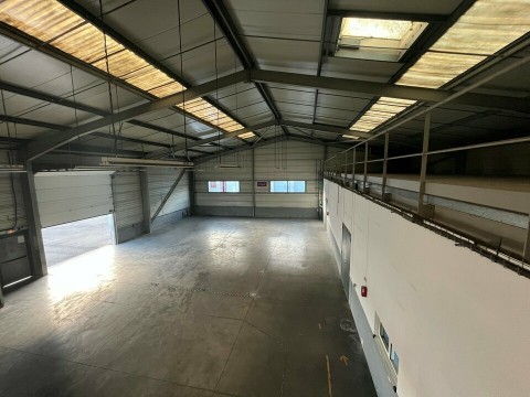 Vente Local d'activité de 17880 pi2 à Anglet (64600) en France