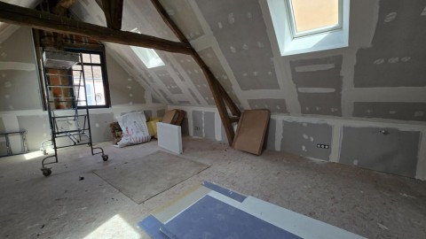 Vente Local commercial de 1300 pi2 pour plusieurs activités dans une zone passante, à Dreux (28100) en France