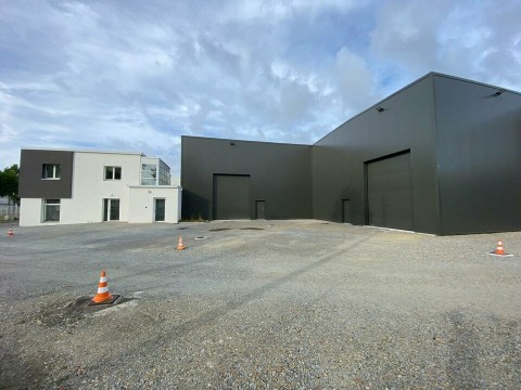 Vente Local d'activité - entrepôt de 808 m2 à Nantes (44000) en France